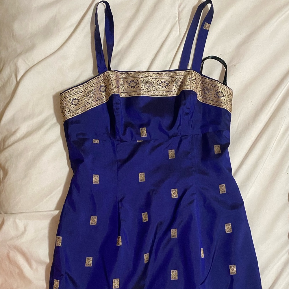 Dinner/going out dress. Sleek and sexy.